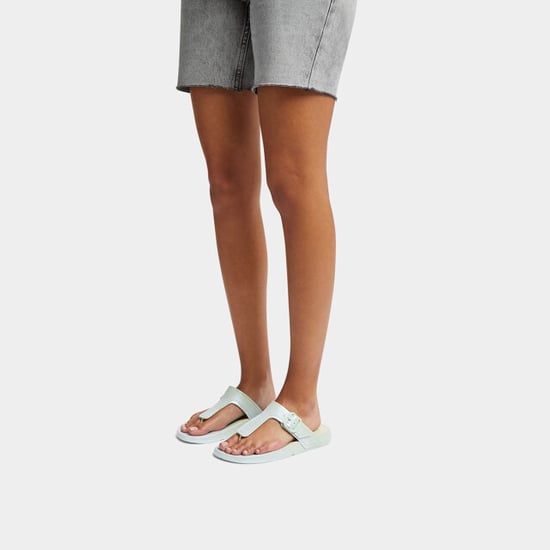 FitFlop Iqushion iridescent adjustable buckle flip-flops - Image 4
