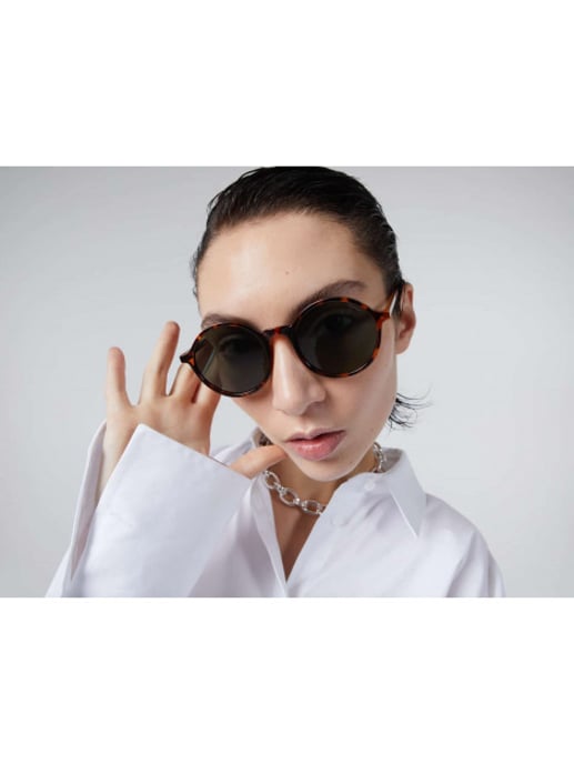 Komono Madison tortoise sunglasses - Image 4