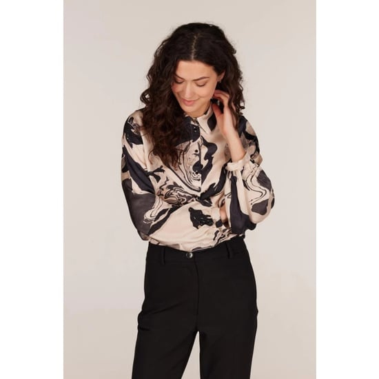 Jansen Amsterdam Carola w24 blouse wgp771 000131 sand/black - Image 6