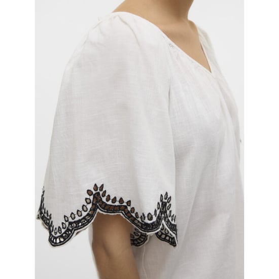 Vero Moda Vmdiana 24 v-neck top wvn btq off-white - Image 4