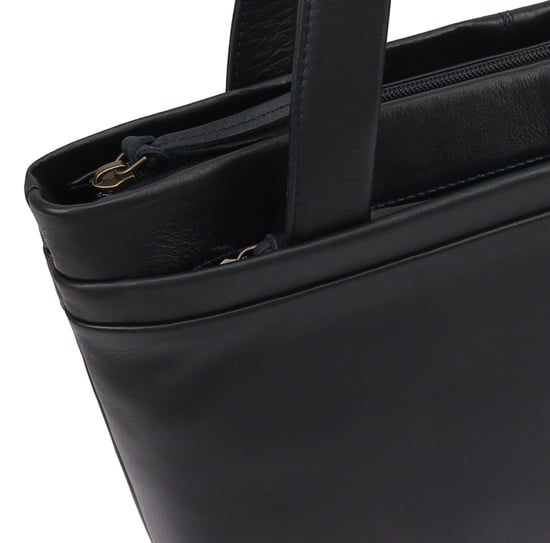 Kaija Leather Shoulder Bag in Navy - Image 3