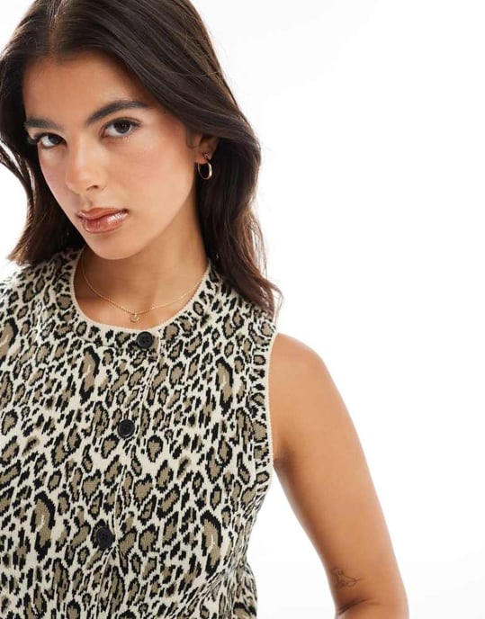 ASOS DESIGN knitted asymmetric waistcoat in leopard - Image 3