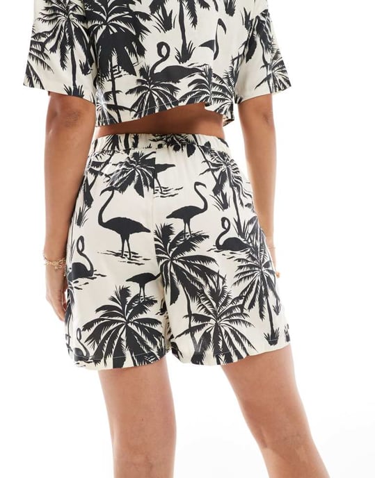 Noisy May high waist loose fit short co-ord with palm print in cream - Image 4