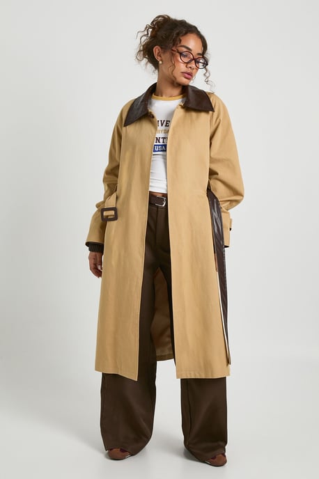 Belted Trench Coat with Contrast Faux Leather Collar - Image 4