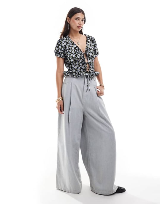 Brave Soul puff sleeve tie front floral top in black - Image 2