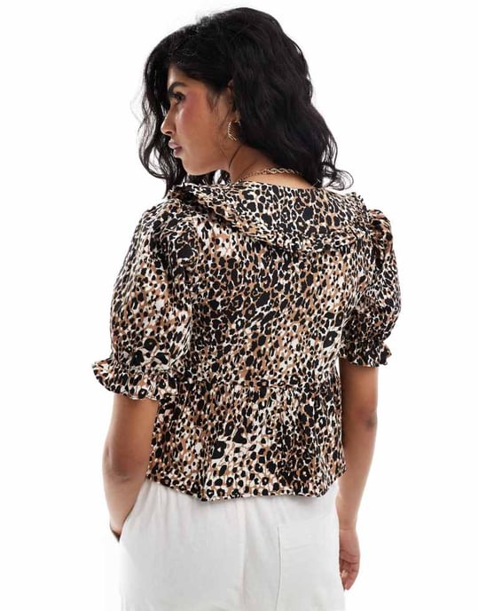 Miss Selfridge poplin collared blouse in leopard print - Image 4