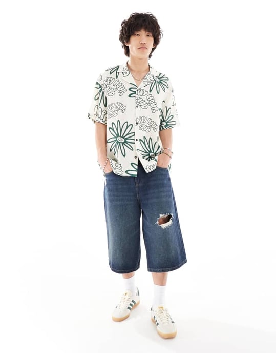 Dr Denim Madi short sleeve relaxed fit summer shirt in green resort print ecru - Image 3