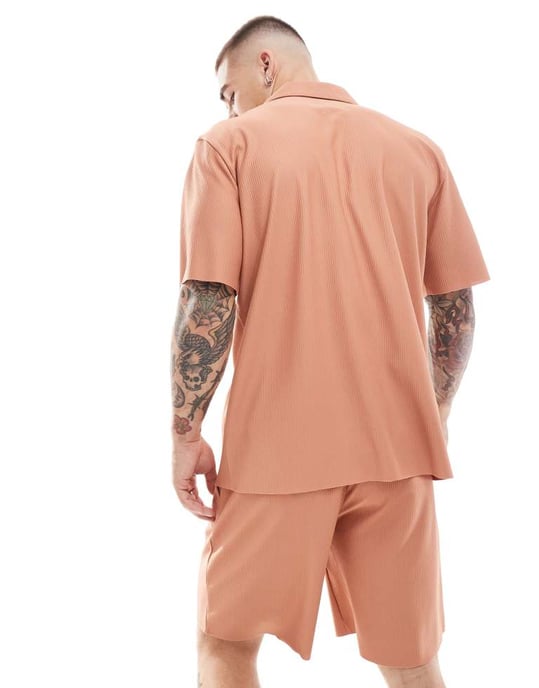 ONLY & SONS plisse split neck polo co-ord in burnt orange - Image 4