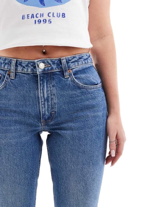 Topshop Hourglass mid rise straight cropped jean with raw hems in mid blue - Image 4