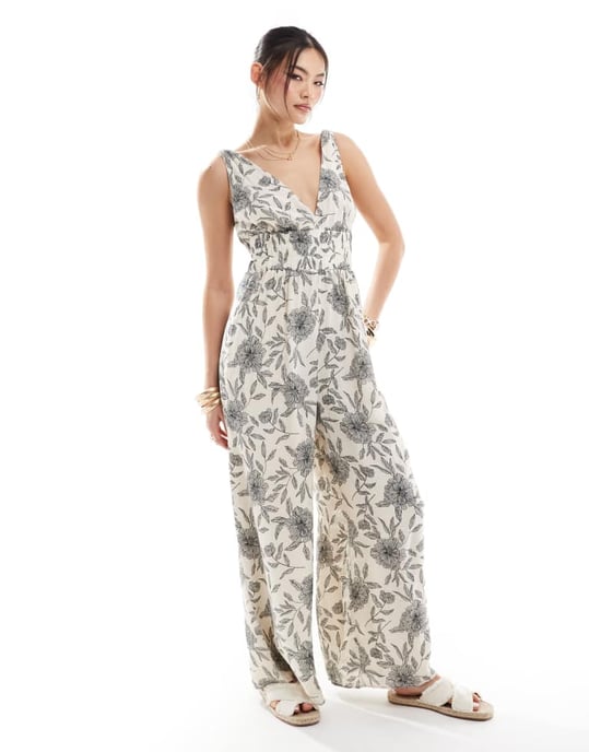 Abercrombie & Fitch floral jumpsuit in black and white - Image 4