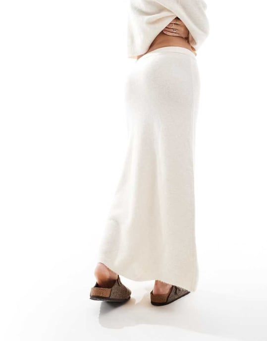ASOS DESIGN knitted a line maxi skirt co-ord in cream - Image 4