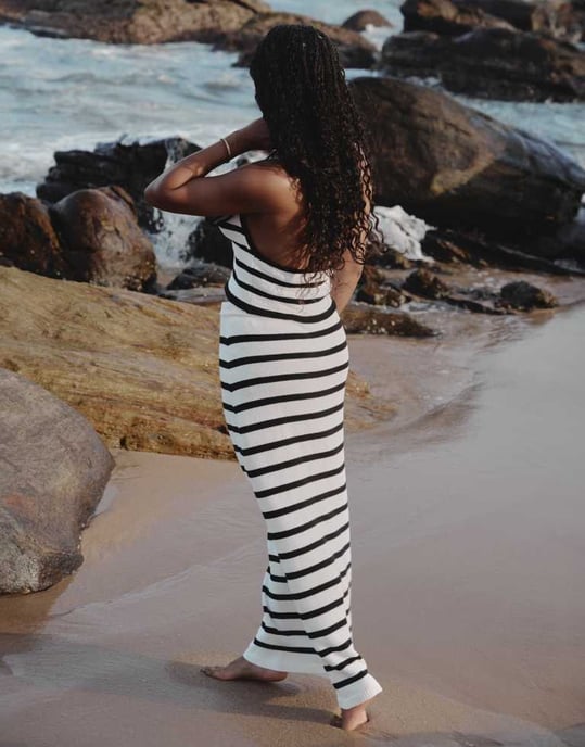 4th & Reckless x Loz Vassallo rico knitted stripe beach maxi skirt co-ord in black and white - Image 4