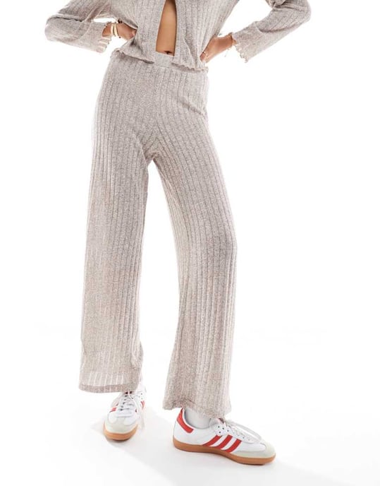 Pieces ribbed jersey wide leg trouser co-ord in beige melange - Image 4