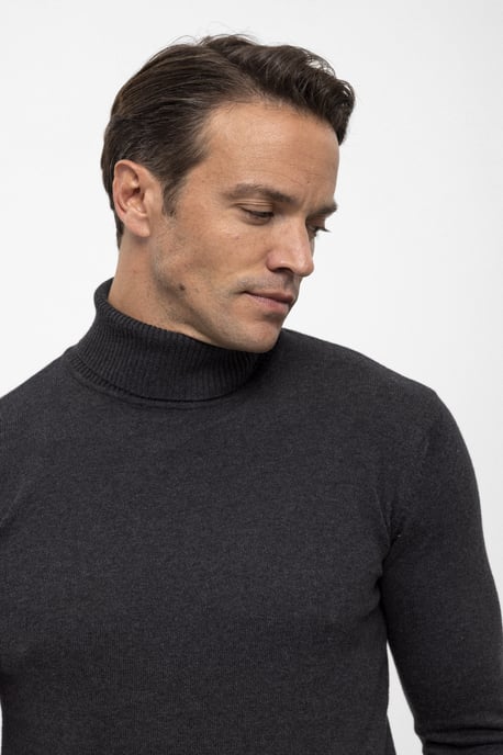 Pullover Turtleneck Pullover - Image 2