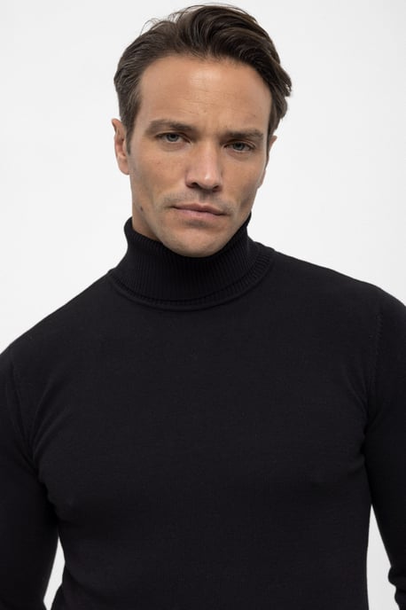 Pullover Turtleneck Pullover - Image 2