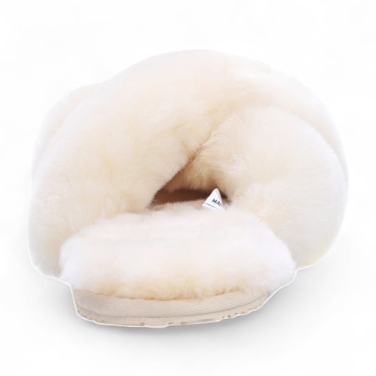 Damtofflor med fårskinn, beige, varma vinterpäls, korsad - Snowbelle - Image 5