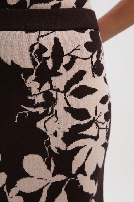 Jacquard Floral Knitted Skirt - Image 3