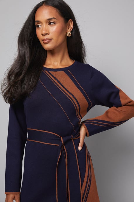 Asymmetric Jacquard Knitted Dress - Image 4