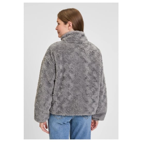 Covered Cloe - - Image 3