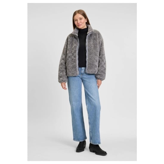 Covered Cloe - - Image 4