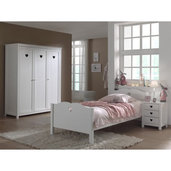 Lucevi amori bed + lattenbodem + nachtkastje + 3 deurs kleerkast - - Image 1