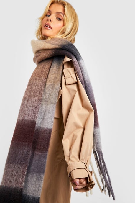 Chunky Black Check Tassel Scarf - Image 2