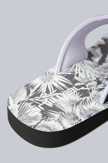 'Swish' Women's Flip Flops with Soft Padded Upper Straps Slip-on Beach Sandals Lilac - Image 6