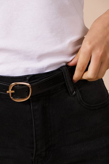 Irregular Oval Gold Buckle Belt In Black - Image 3