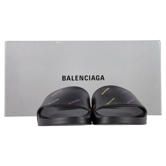 Balenciaga Logotyp Pool Sandaler i Svart Gummi - Image 2
