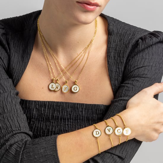 Luxenter armband i vit pärlemor med yta i 18K gult guld - Alfabet - Image 2
