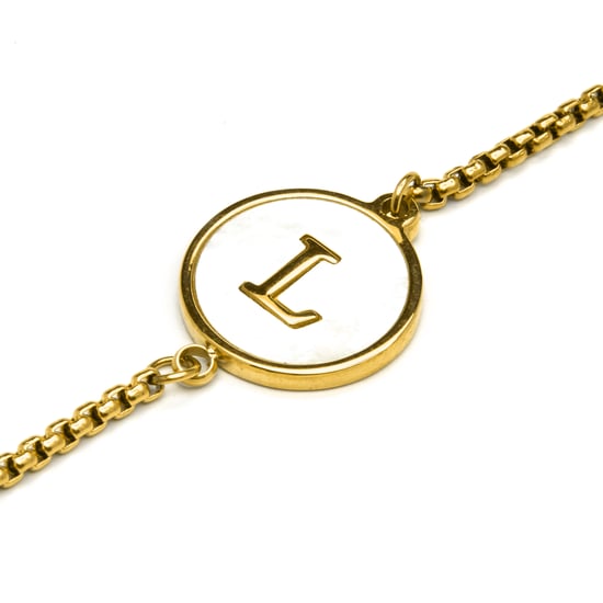 Luxenter armband i vit pärlemor avslutat i 18K gult guld - Alfabet - Image 4
