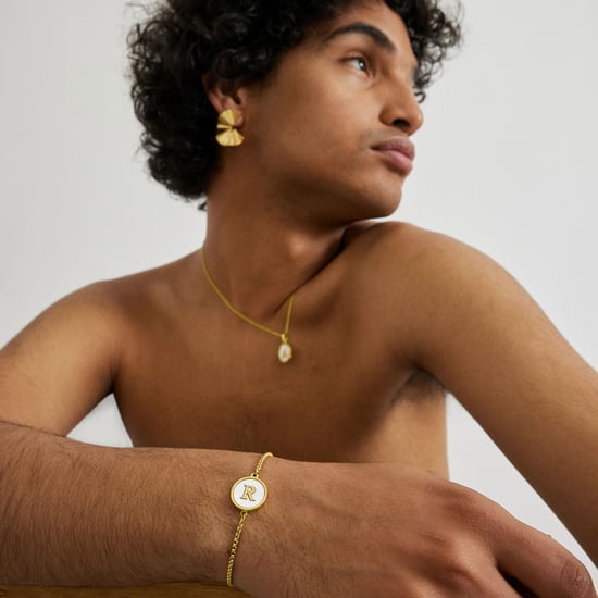 Luxenter armband in wit parelmoer afgewerkt in 18K geel goud - Alfabet - Image 2