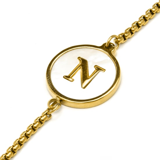 Luxenter armband i vit pärlemor avslutat i 18K gult guld - Alfabet - Image 4