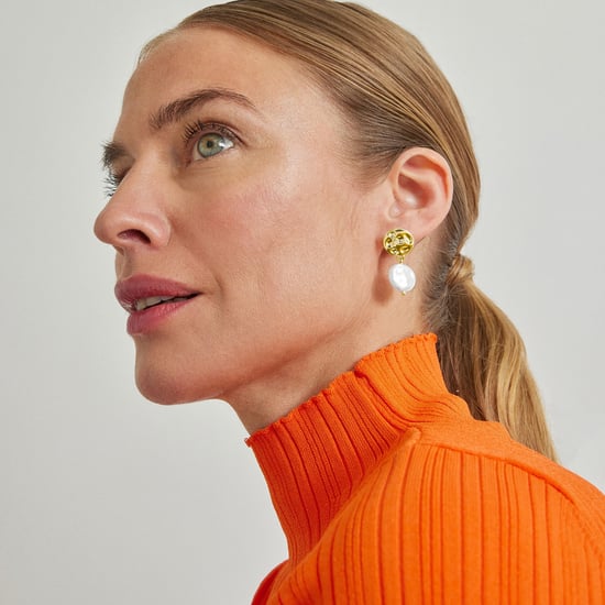 Luxenter White Pearl earrings finished in 18K yellow gold - Durdana - Image 2