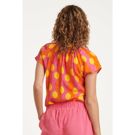 Smashed Lemon 25001 v-hals korte mouw top met citroenstrepen print | - Image 4