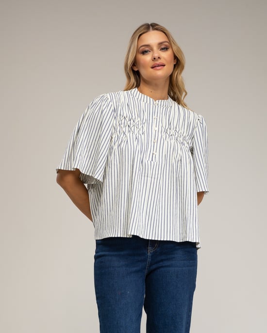 Gestreepte blouse met honingraatborduursel. - Image 1