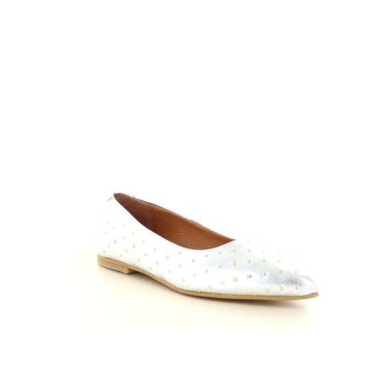 DWRS Label Porto studs - Image 4