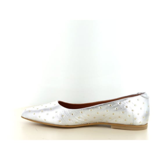 DWRS Label Porto studs - Image 6