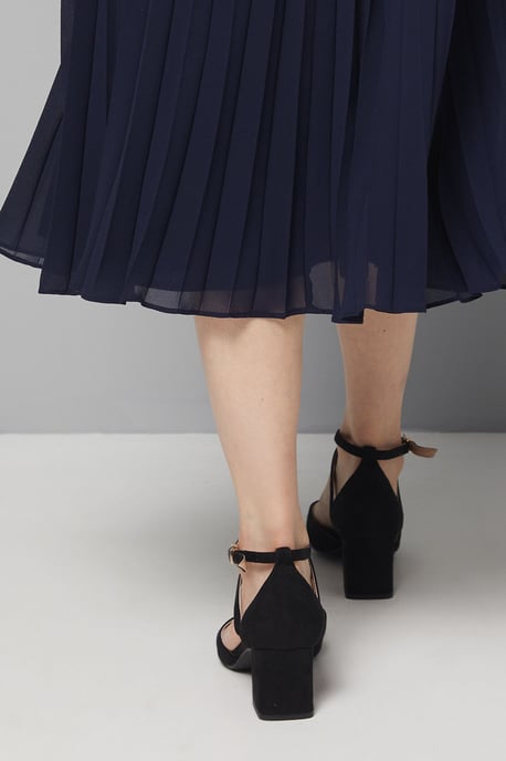 Good For The Sole: Wide Fit Millie Comfort Faux Suede Cross Strap Medium Heel Court Shoes - Image 4