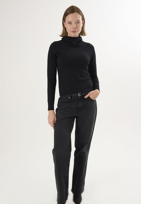 Pullover Turtleneck Pullover - Image 2
