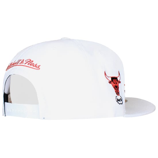 Mitchell & Ness NBA Chicago Bulls Heritage Script Cap - Image 2
