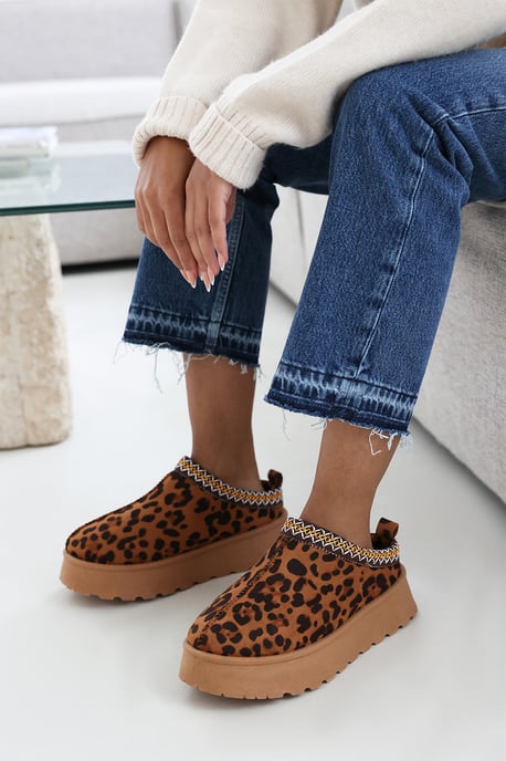 Wheres That From Womens 'Meilani' Cosy Faux-Suede Fur Lining Platform Low Ankle Boot - Image 3