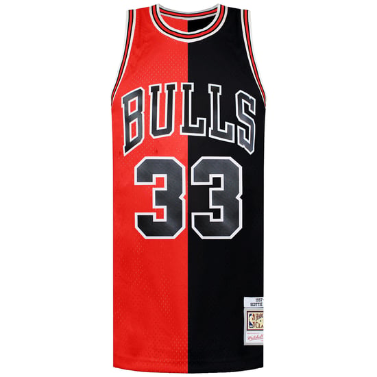 Mitchell & Ness NBA Chicago Bulls 33 Pippen Swingman Jersey - Image 1