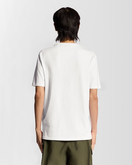 Lyle & Scott Script Logo Bomull Crew Neck T-Shirt - Vit - Image 4