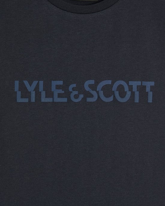 Lyle & Scott Lyle & Scott T-shirt med tryck för pojkar – Marinblå - Image 3