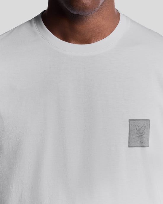 Lyle & Scott Sports T-shirt med logotyp i tonalmönster – vit - Image 3