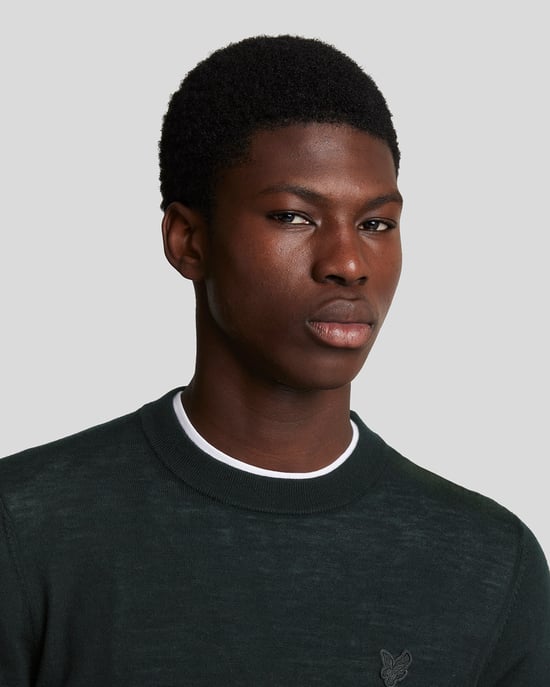 Lyle & Scott Merino Wool Crew Neck Jumper - Black - Image 4