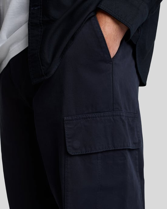 Lyle & Scott Cargo Pocket Trouser - Navy - Image 4