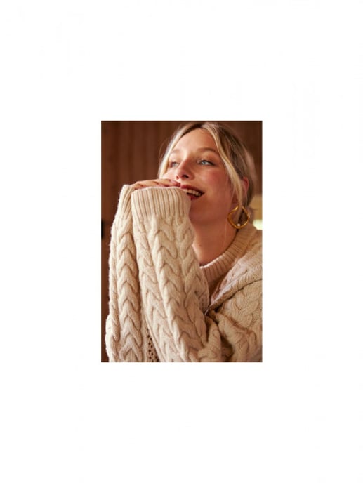 Catwalk Junkie Knit Big Hug - Image 1