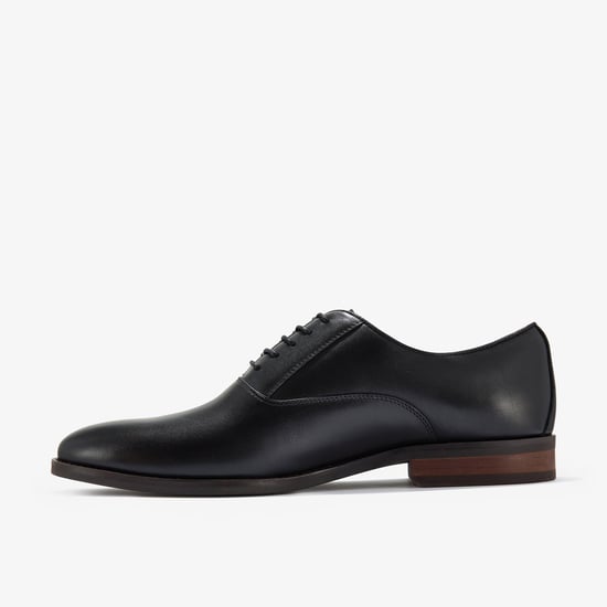 Banstead Lace Black Leather Shoes - Image 2